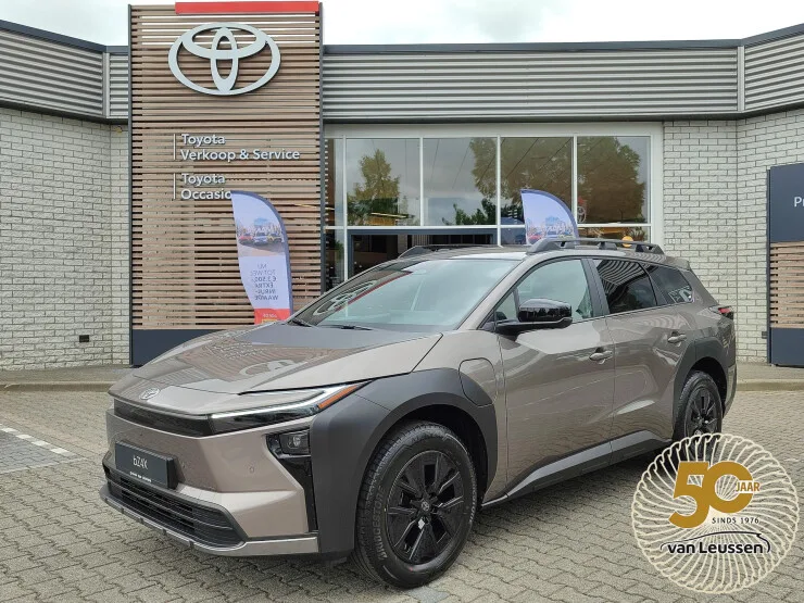 Toyota bZ4X (2026) — foto 1