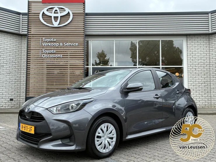 Toyota Yaris (2022) — foto 1