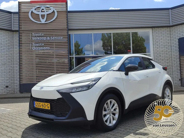 Toyota C hr (2024) — foto 1