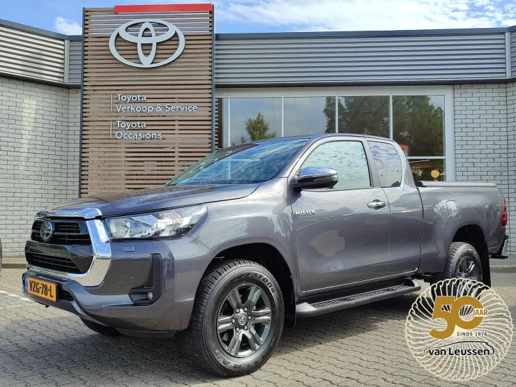 Toyota Hilux (2024) — foto 1