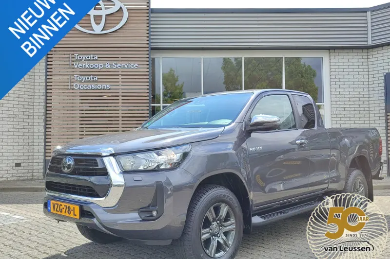 Toyota Hilux (2024)