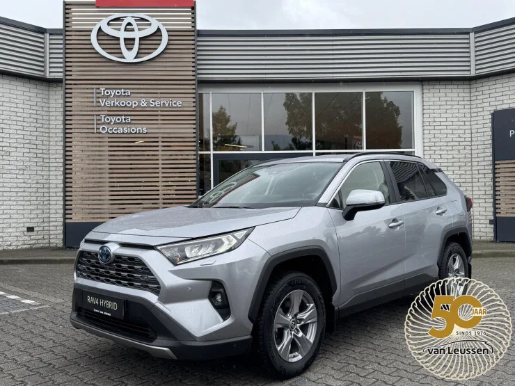 Toyota RAV4 (2024) — foto 1