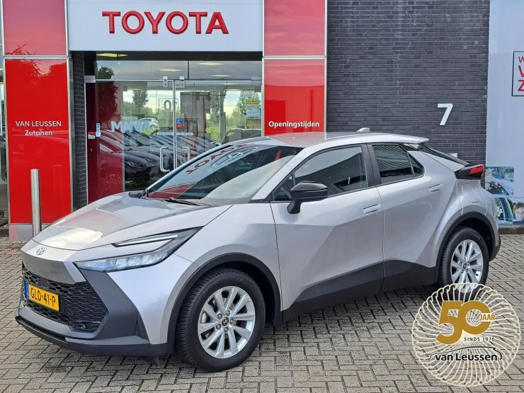 Toyota C hr (2024) — foto 1