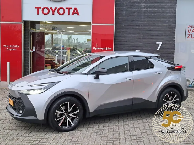 Toyota C hr (2025) — foto 1