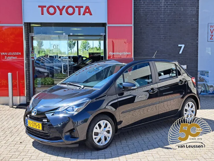 Toyota Yaris (2018) — foto 1