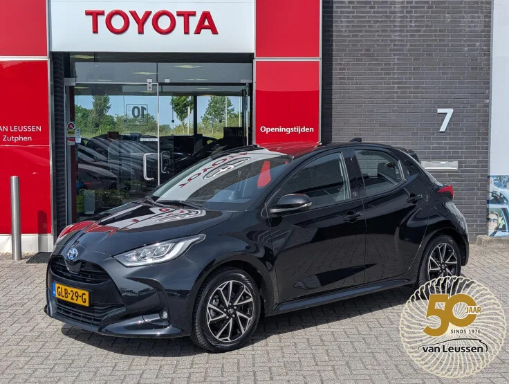 Toyota Yaris (2023) — foto 1