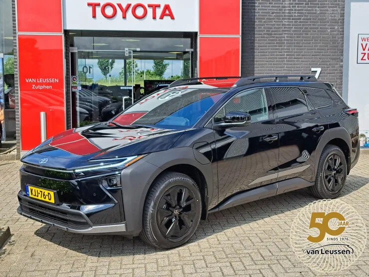 Toyota bZ4X (2026) — foto 1