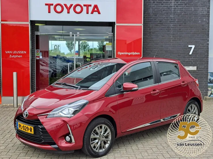 Toyota Yaris (2017) — foto 1