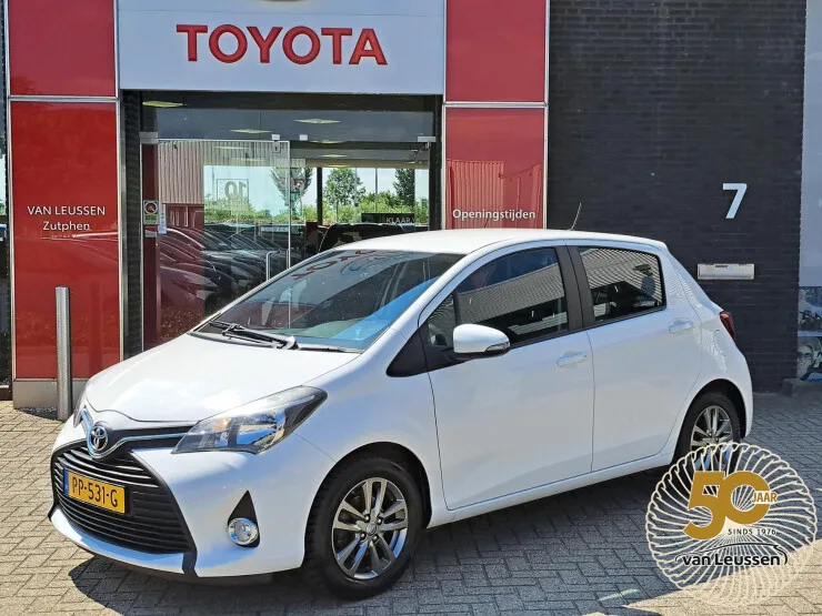 Toyota Yaris (2014) — foto 1