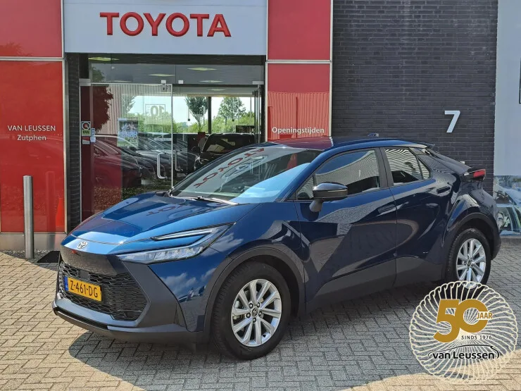 Toyota C-HR (2024) — foto 1