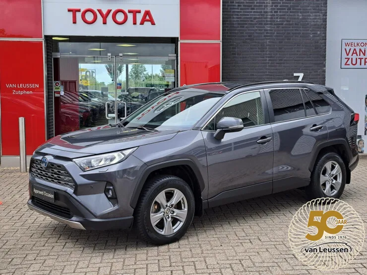 Toyota RAV4 (2024) — foto 1