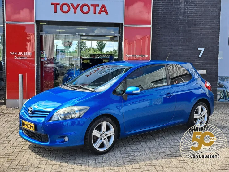 Toyota Auris (2011) — foto 1