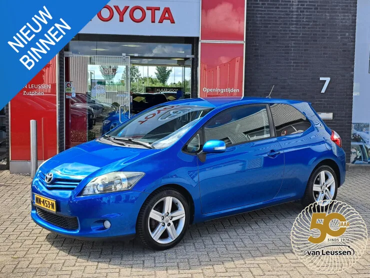 Toyota Auris (2011) — foto 1