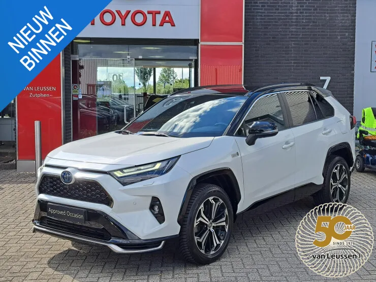 Toyota RAV4 (2022) — foto 1