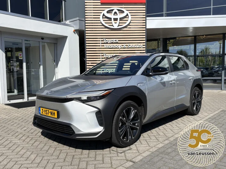 Toyota bZ4X (2024) — foto 1