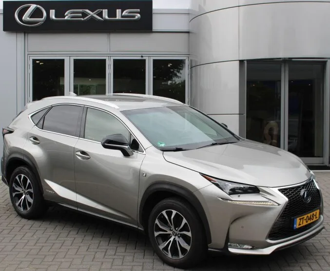 Lexus NX (2016) — foto 1
