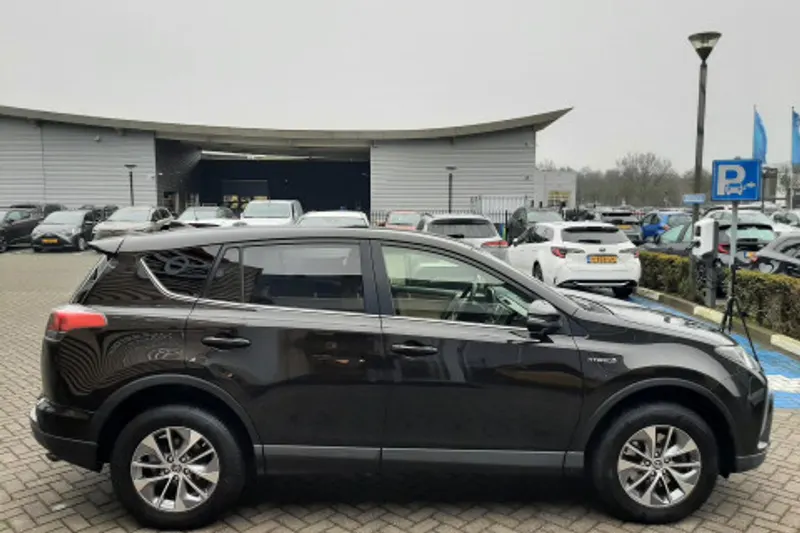 Toyota RAV4 (2017)