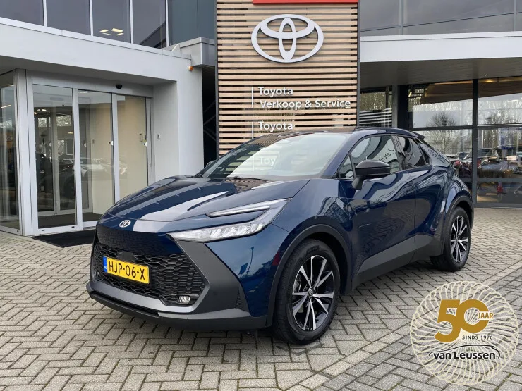 Toyota C hr (2025) — foto 1