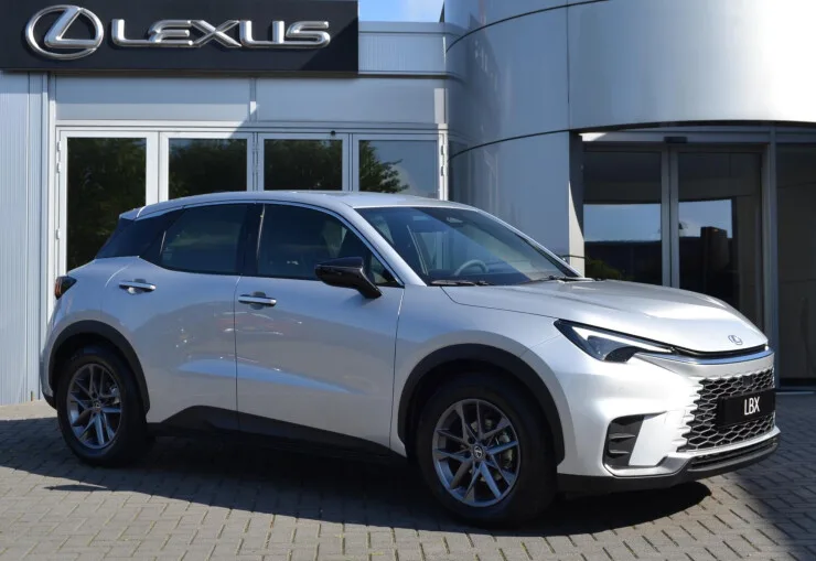 Lexus LBX (2025) — foto 1