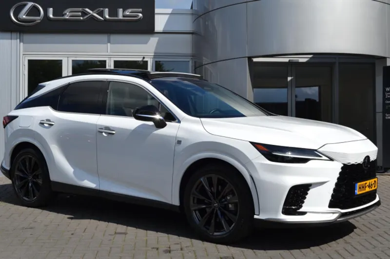 Lexus RX (2024)