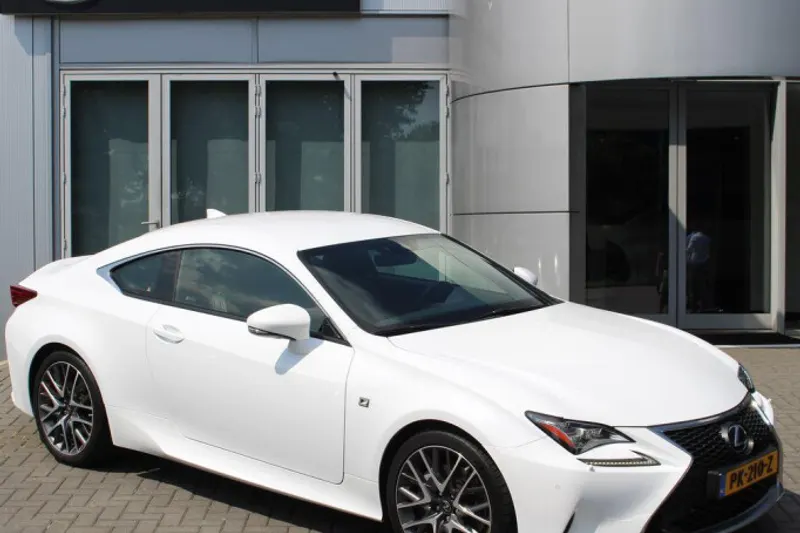 Lexus RC (2017)