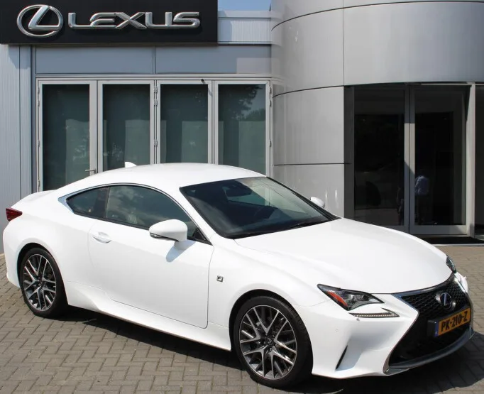 Lexus RC (2017) — foto 1