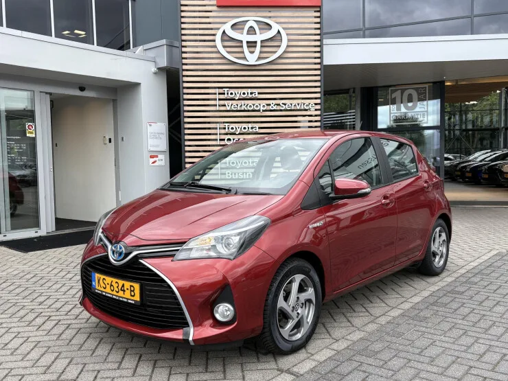 Toyota Yaris (2015) — foto 1