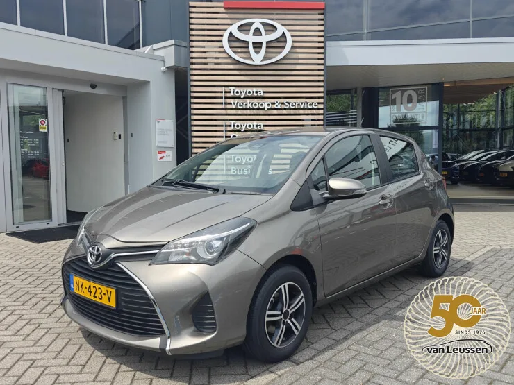 Toyota Yaris (2017) — foto 1