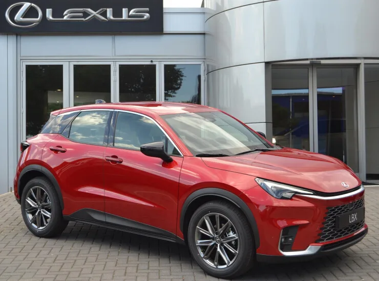 Lexus LBX (2026) — foto 1