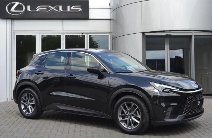 Lexus LBX (2025) — foto 1