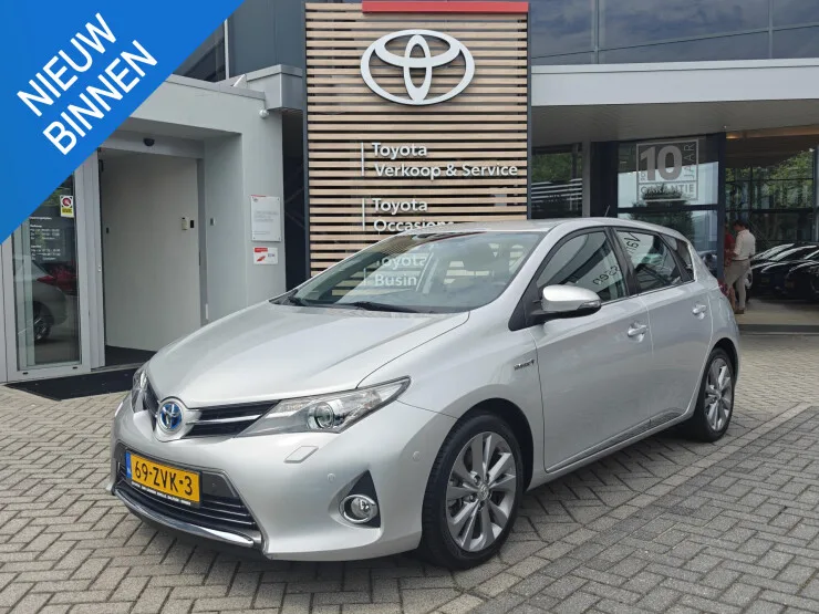 Toyota Auris (2013) — foto 1