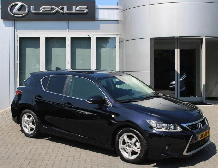 Lexus CT (2015) — foto 1