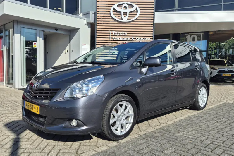 Toyota Verso (2011)