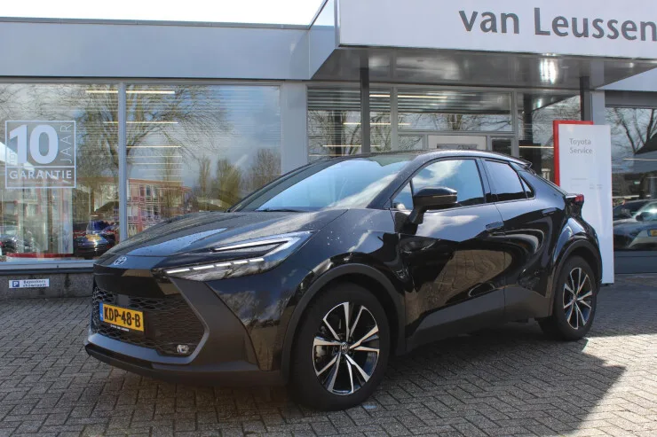 Toyota C hr (2024) — foto 1
