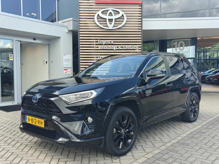 Toyota RAV4 (2021) — foto 1