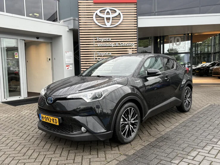 Toyota C-HR (2017) — foto 1