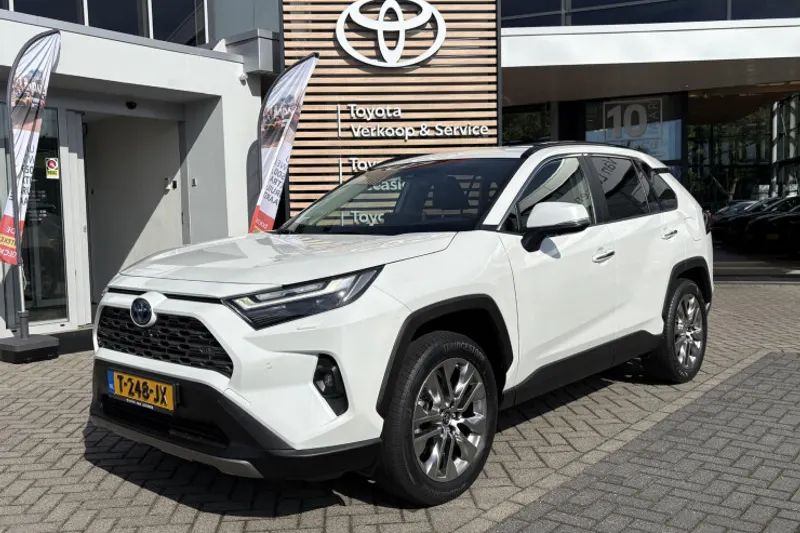 Toyota RAV4 (2023)