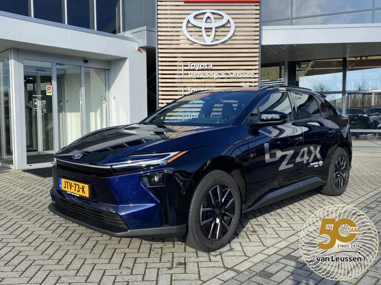 Toyota bZ4X (2026) — foto 1