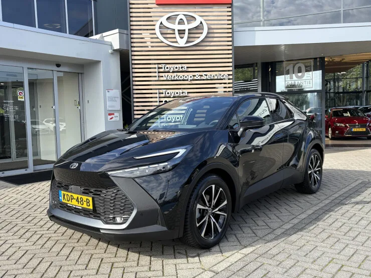 Toyota C-HR (2024) — foto 1