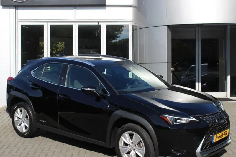 Lexus UX (2022)