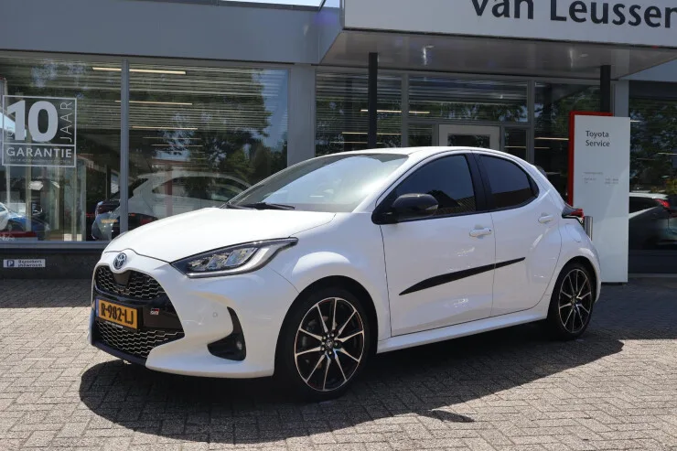 Toyota Yaris (2022) — foto 1
