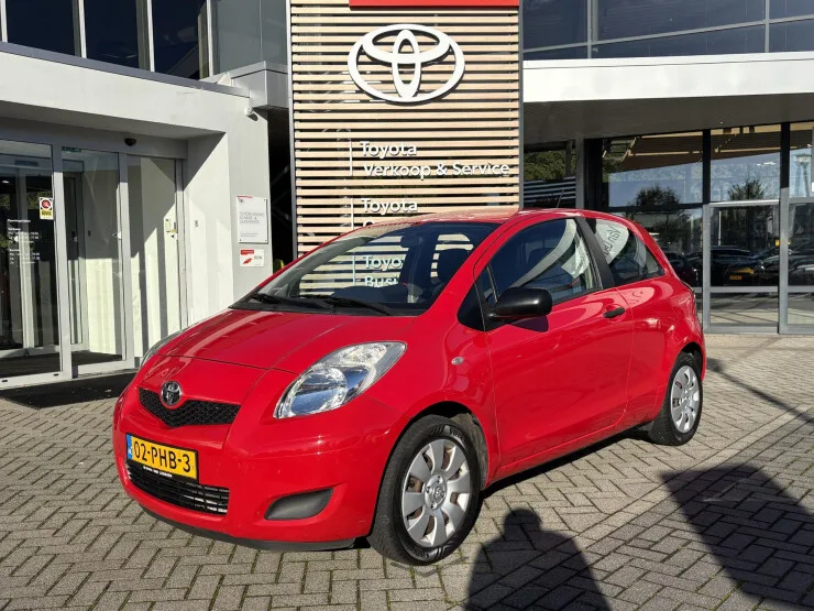 Toyota Yaris (2011) — foto 1