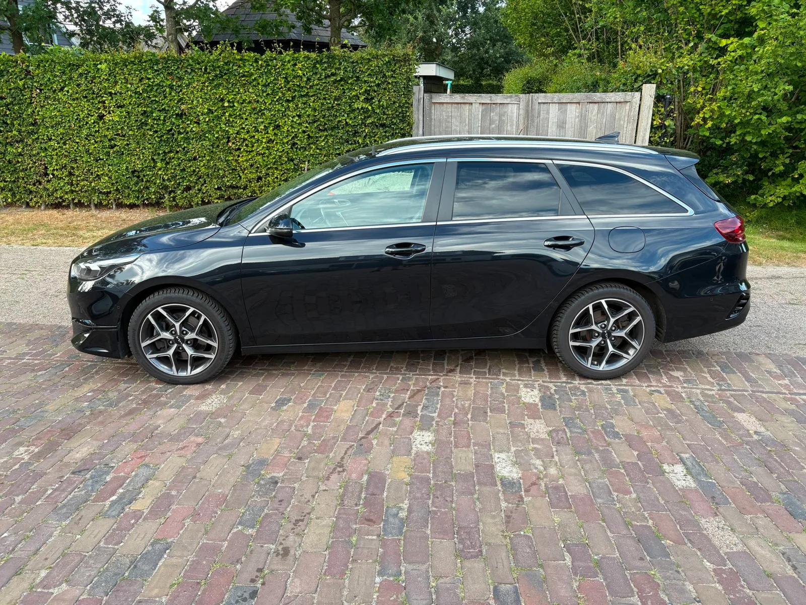 Kia Ceed Sportswagon (2024) — foto 1