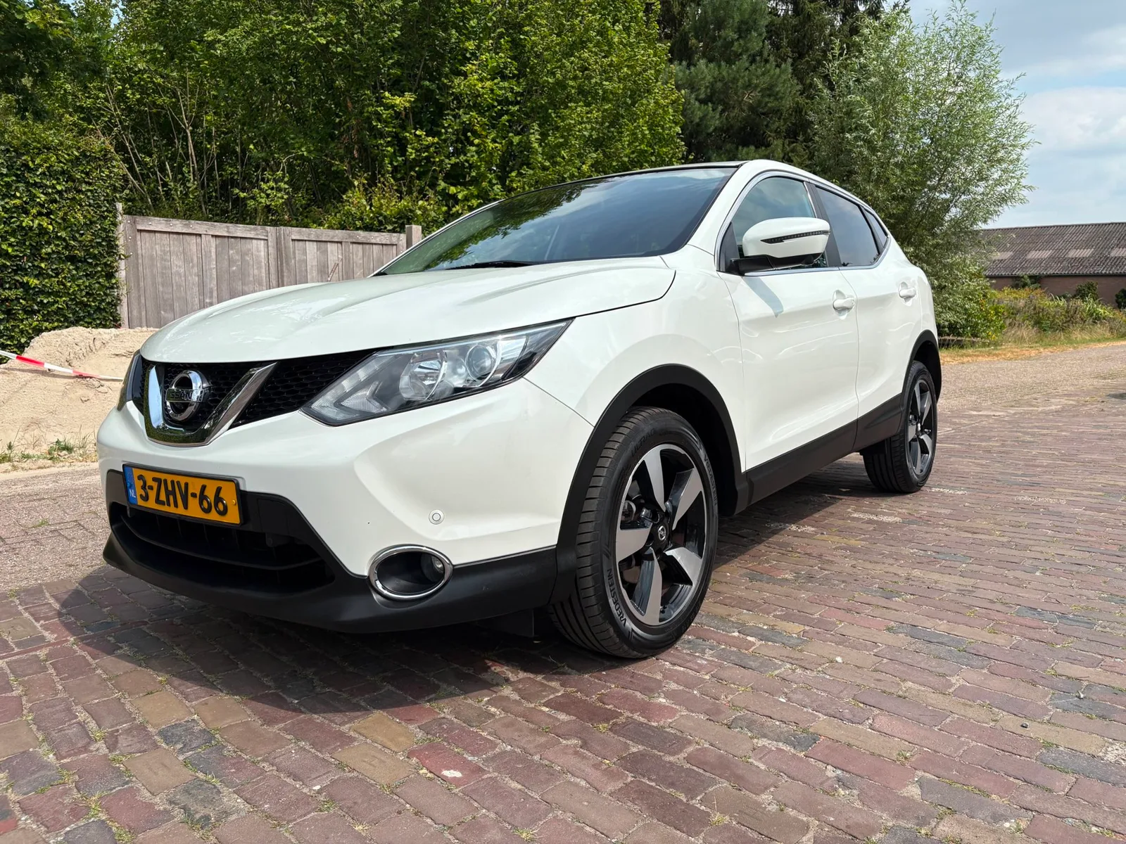 Nissan Qashqai (2015) — foto 1