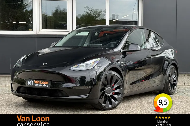 Tesla Model Y (2023)