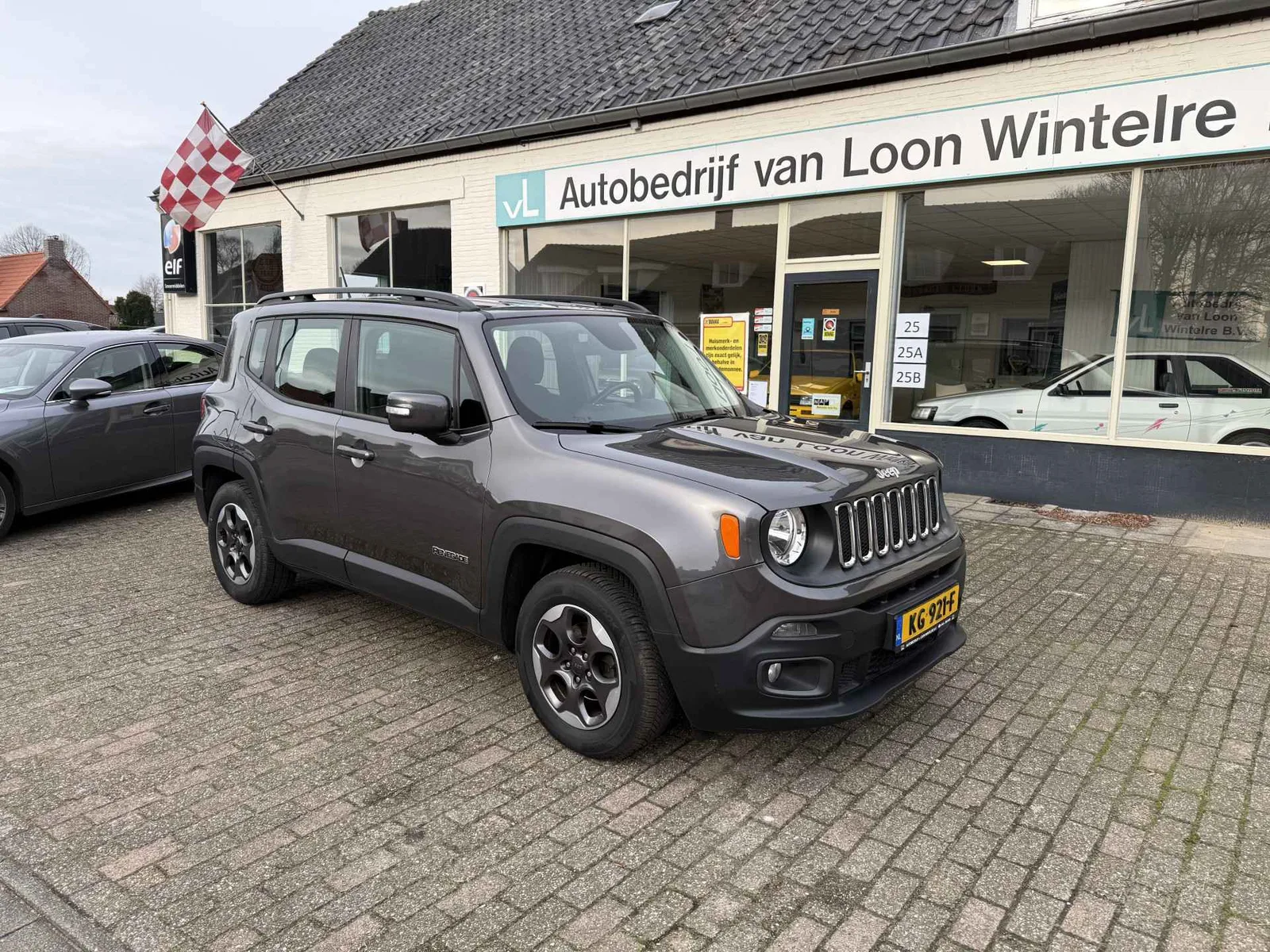 Jeep Renegade (2016) — foto 1