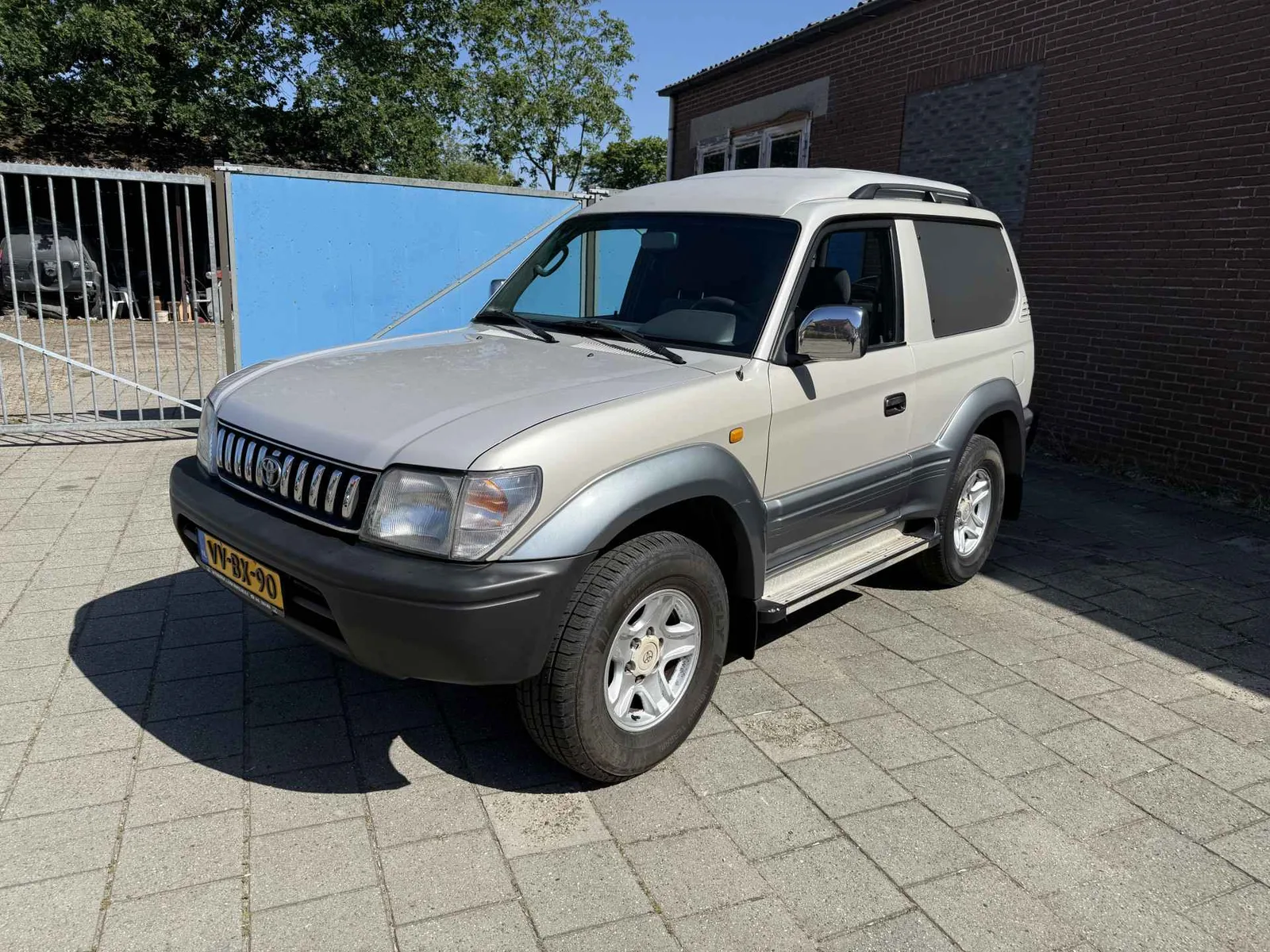 Toyota Land Cruiser (1998) — foto 1