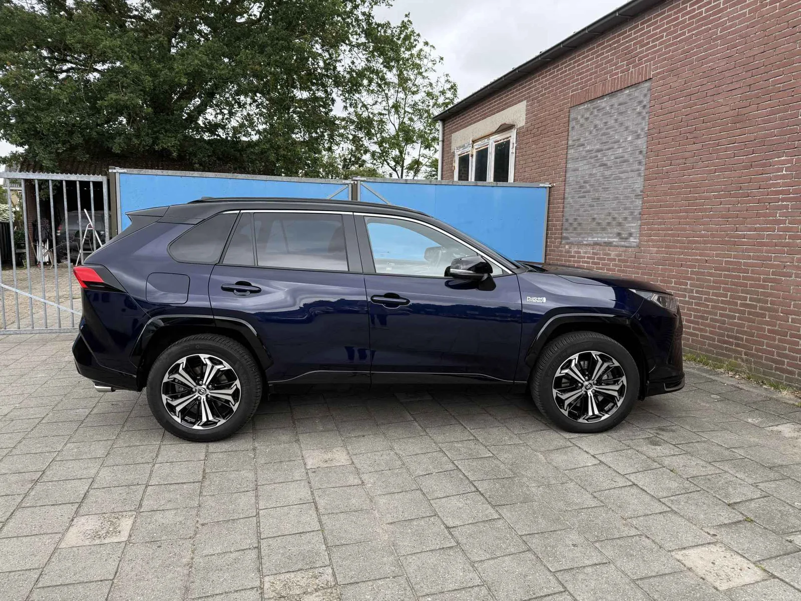 Toyota RAV4 (2021) — foto 1