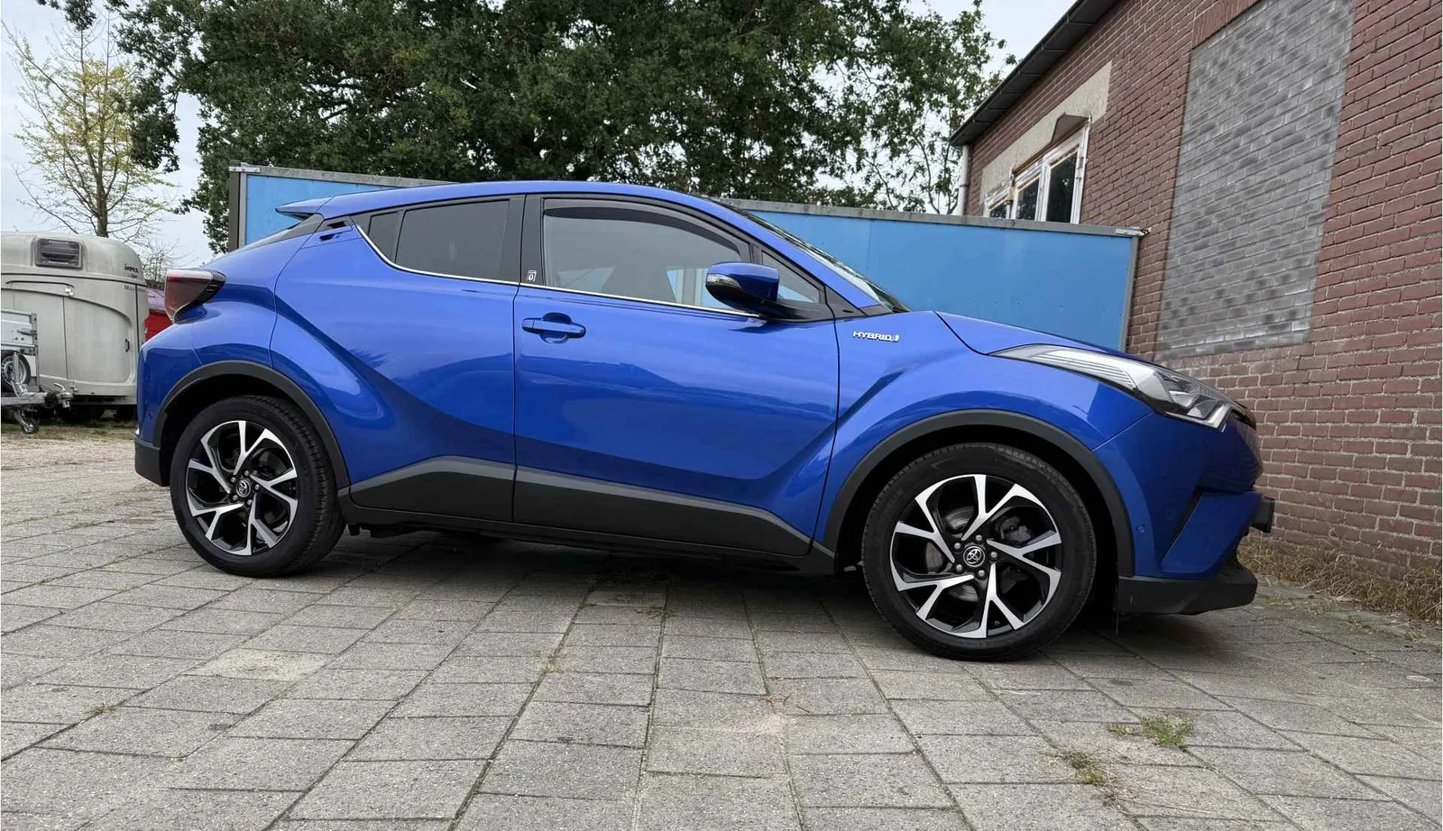 Toyota C-HR (2019) — foto 1