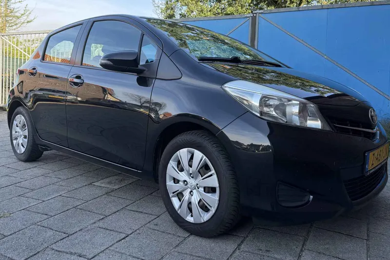 Toyota Yaris (2012)